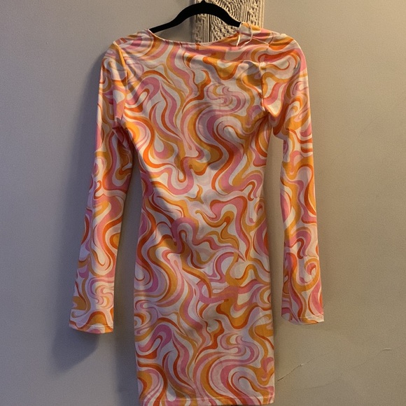 Retro style dress - Picture 2 of 3